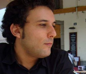 Moisés Puente gana el premio FAD de Pensamiento y Crítica 2010