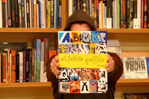 El librero recomienda > Librería Laie cccb (Barcelona): ‘Alfabeto graffiti’ de Claudia Walde