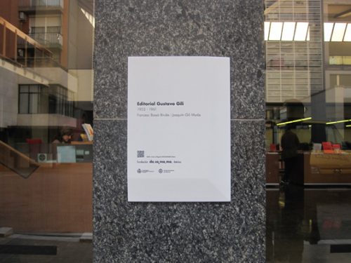 La Fundación DOCOMOMO coloca una placa en el Edificio Editorial Gustavo Gili