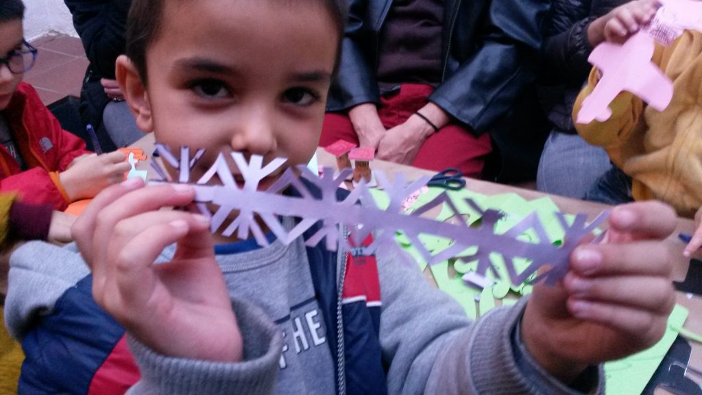 TALLER DE KIRIGAMI > El papel, un universo en sí mismo